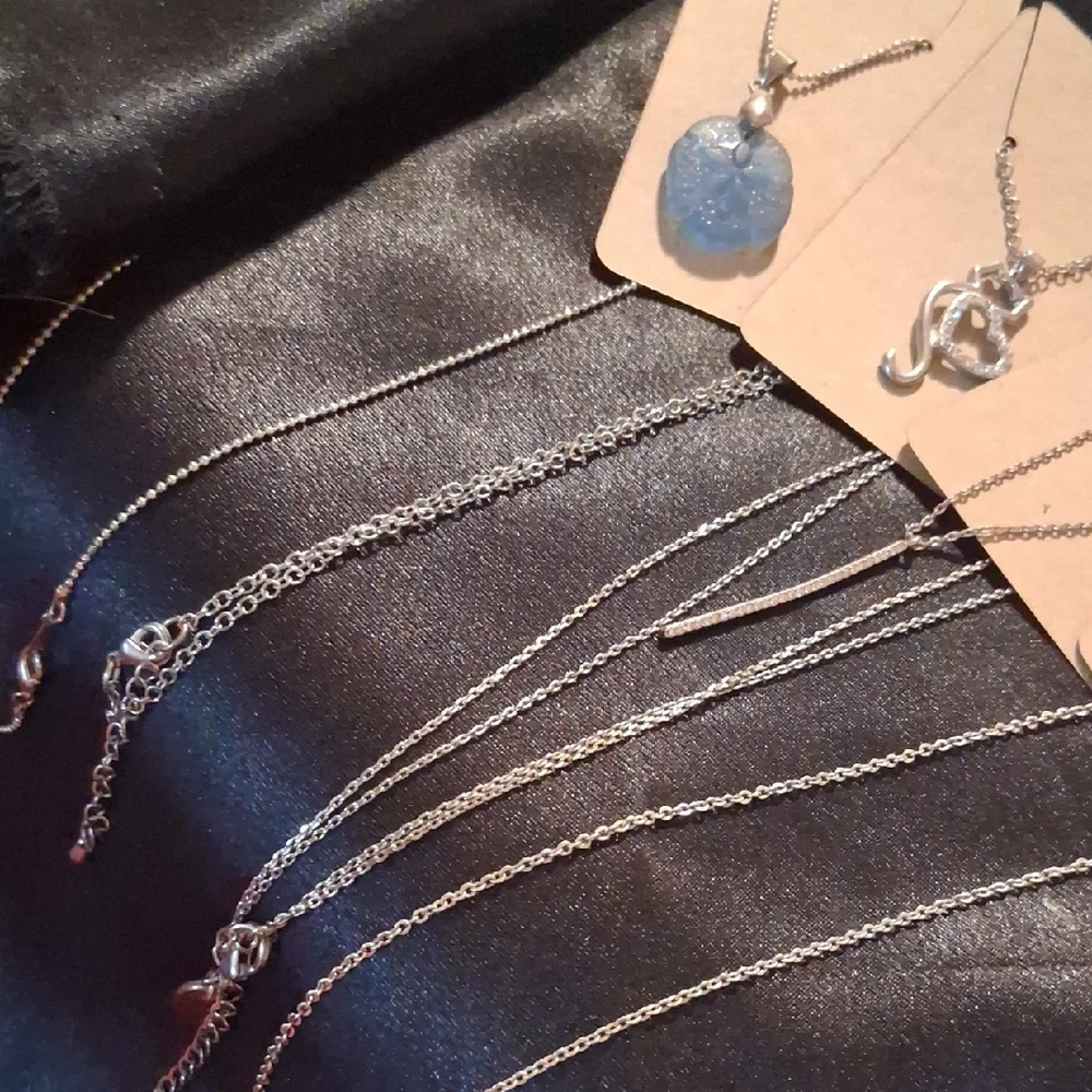 Dazzling Silver Heart Necklace - Picture 6 of 11